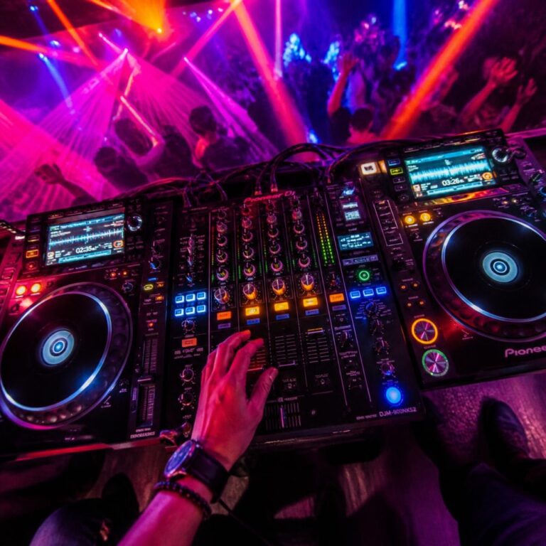 Leer de basis van het dj’en; je eerste mix begint hier! — muziek in Nijkerk